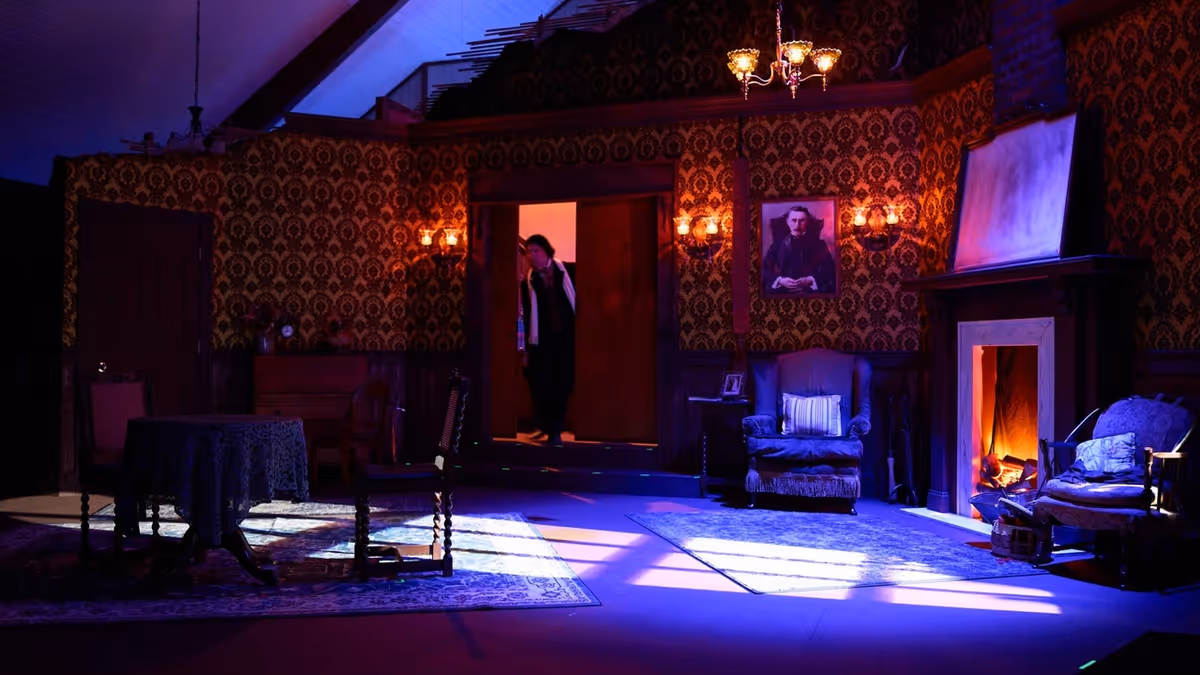 Review: GASLIGHT at ICT Rep at Oliver Place