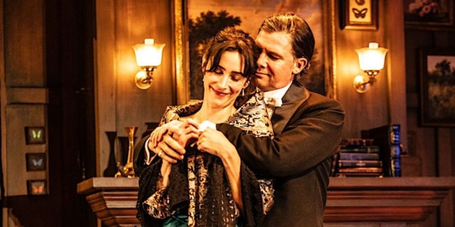 Review: GASLIGHT at Regal Theatre  Image