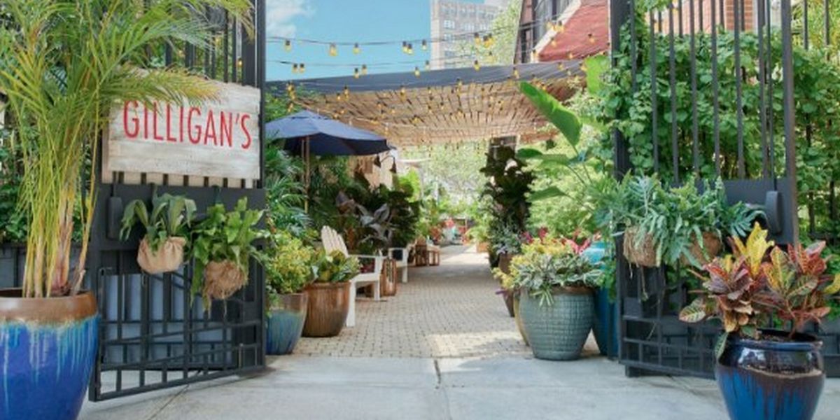 Review: GILLIGAN'S in SoHo-The Beachy Bar and Restaurant Delights