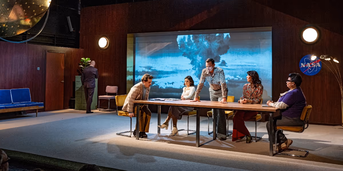 Review: GOLDEN RECORDS at Capitol Musical Theatre, Wroclaw