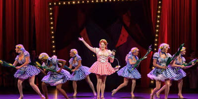 Review: GUYS AND DOLLS at Moonlight Stage