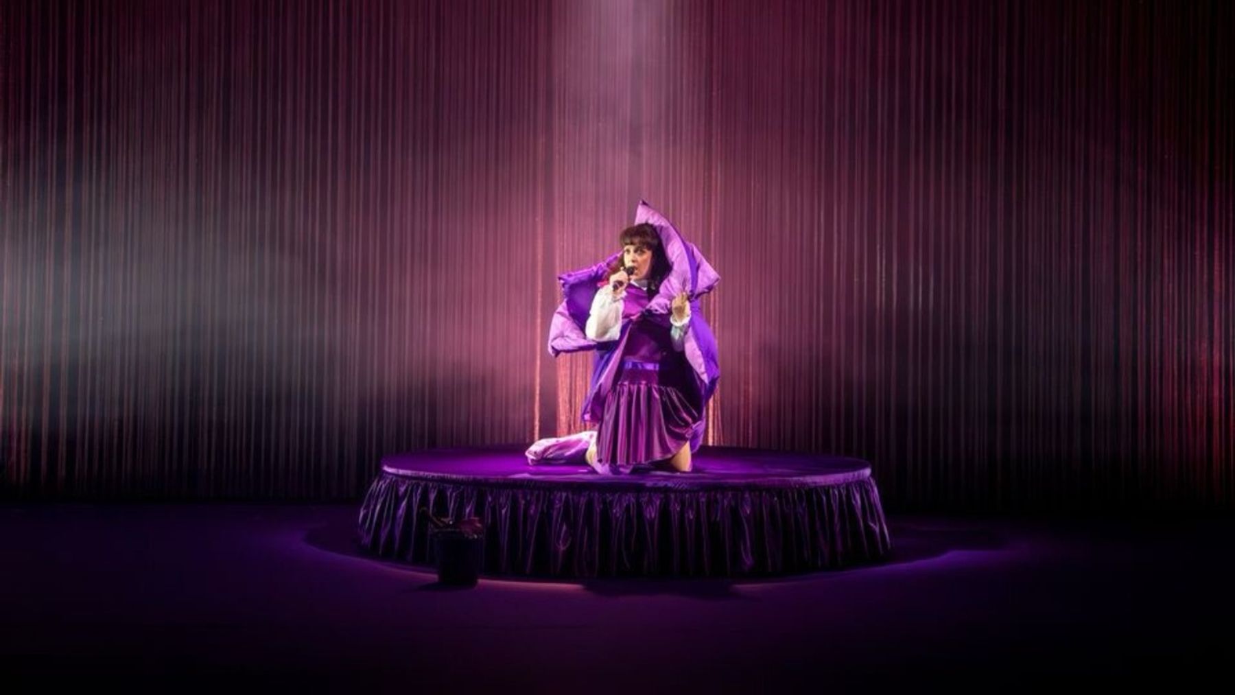 Review: HäR VILAR SHIMA NIAVARNI I FRED /THIS IS WHERE SHIMA NIAVARANI REST IN PEACE at Kulturhuset Stadsteatern