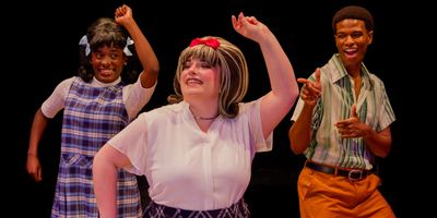 Review: HAIRSPRAY at Derby Dinner Playhouse Photo