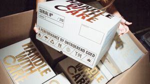 Review: HANDLE WITH CARE at Studio Theatre
