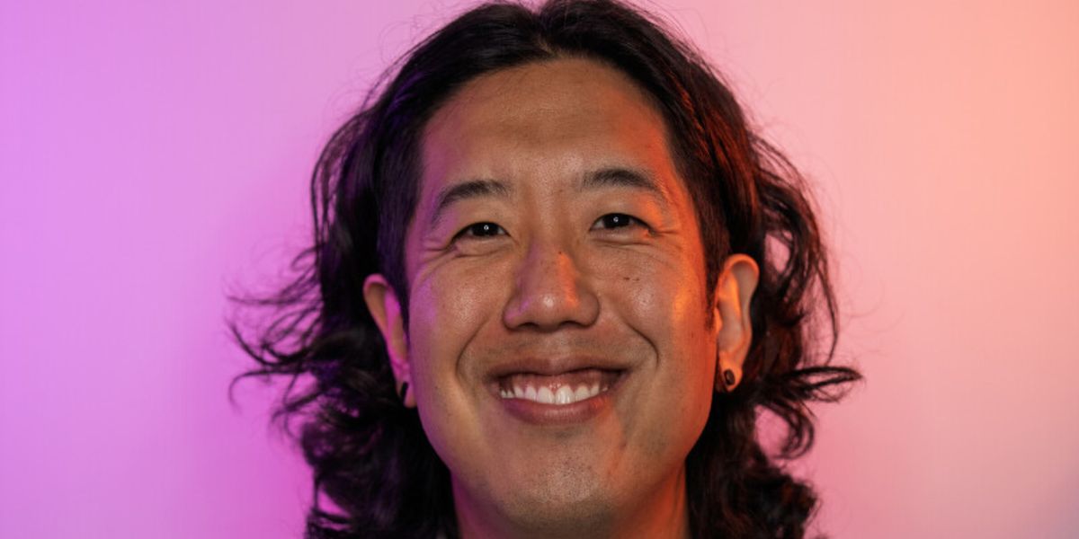 EDINBURGH 2026: Review: HARRY JUN: INSIDE JOKES, OUTSIDE VOICES, Pleasance Courtyard, Bunker Three