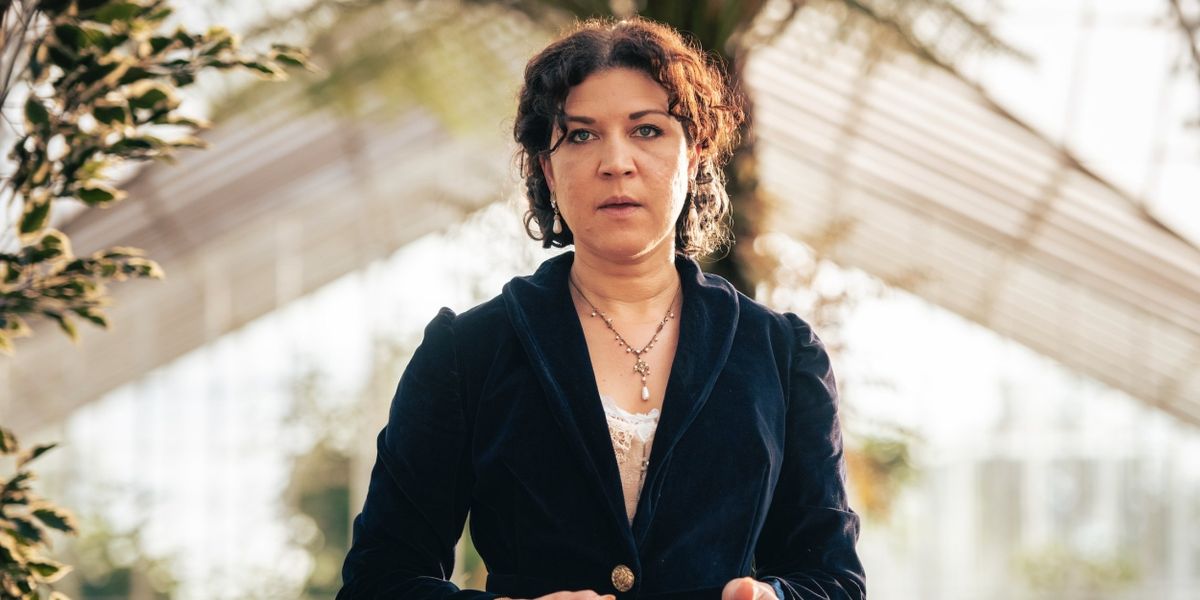 Review: HEDDA GABLER, Glasgow Botanic Gardens