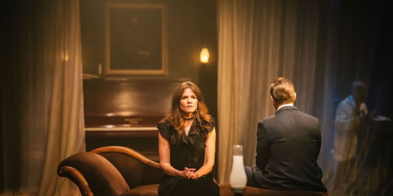 Review: HEDDA GABLER at Coal Mine Theatre  Image