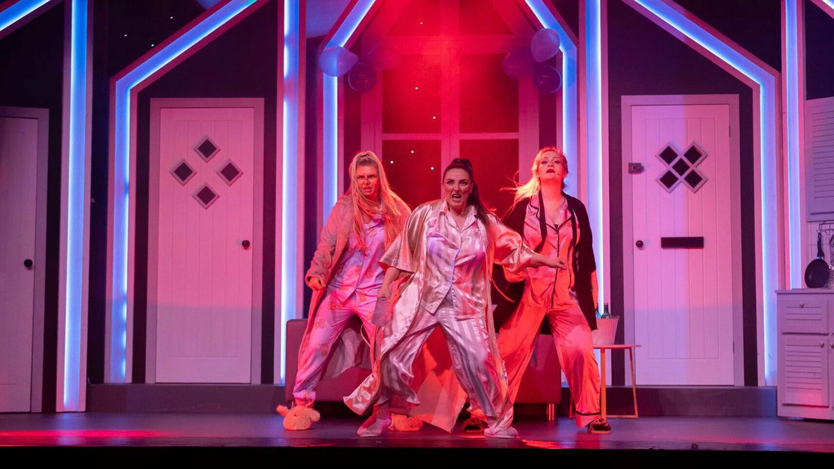 Review: HEN NIGHT HORROR, Pavilion Theatre