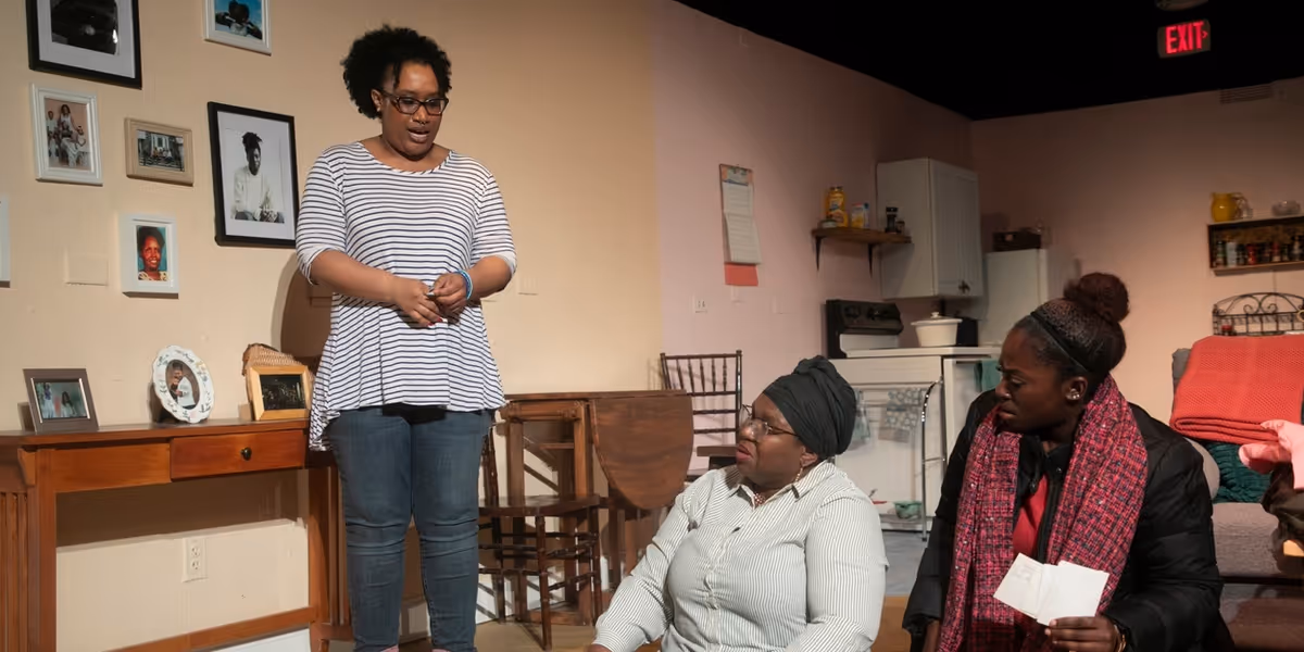 Review: HER PORTMANTEAU at Strand Theater Company