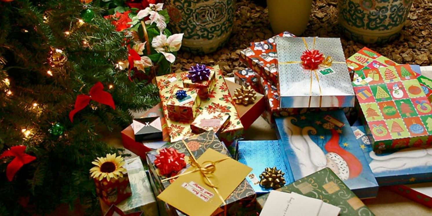 Review: Michael Colby's HOLIDAY REGARDS at Urban Stages Is a Lovely Treat  Image