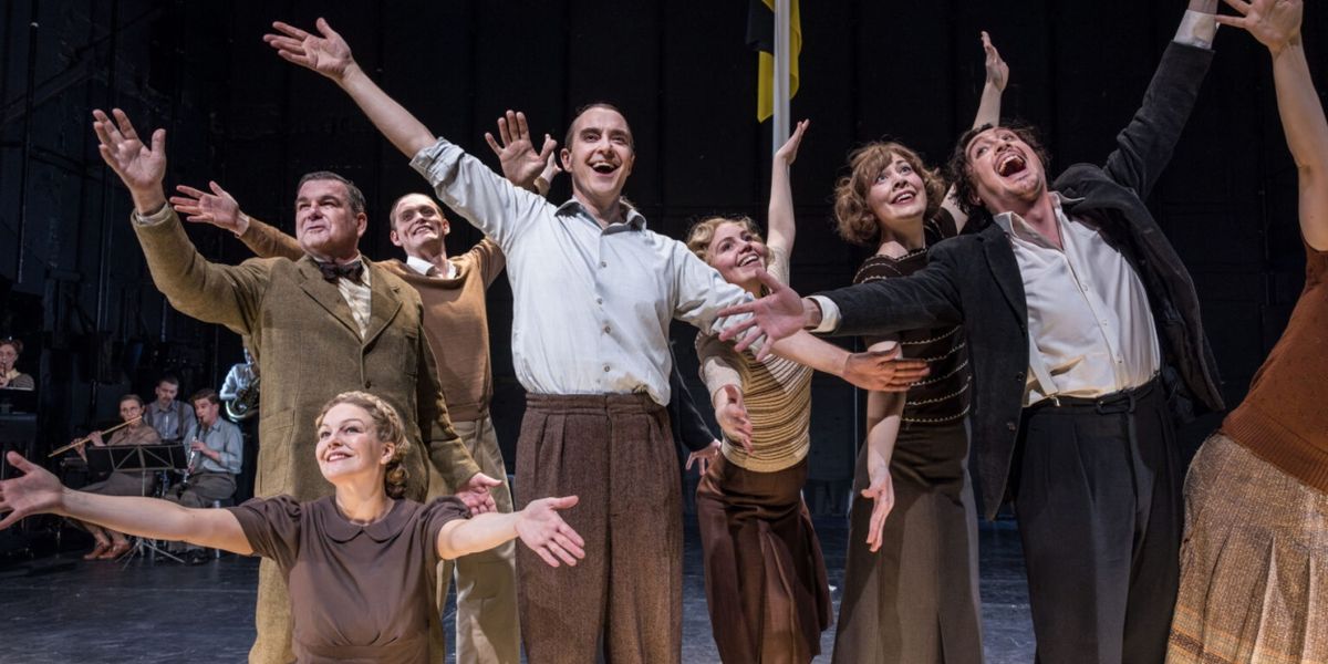 Review: HOTELL VITA HÄSTEN (THE WHITE HORSE HOTEL) at Folkoperan