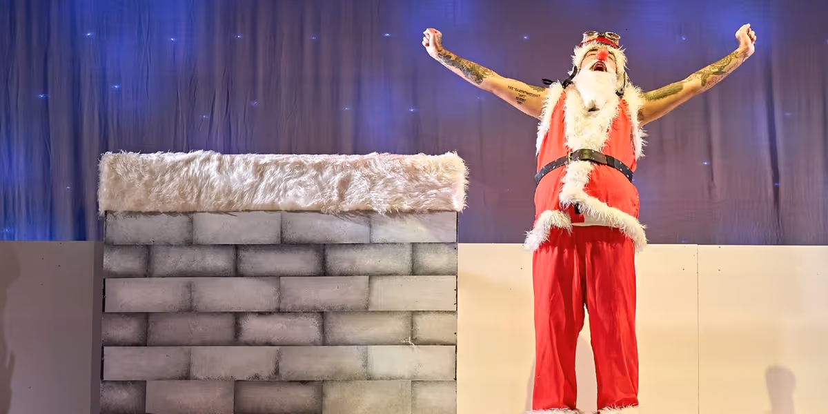 Review: HOW DOES SANTA GO DOWN THE CHIMNEY? Unicorn Theatre