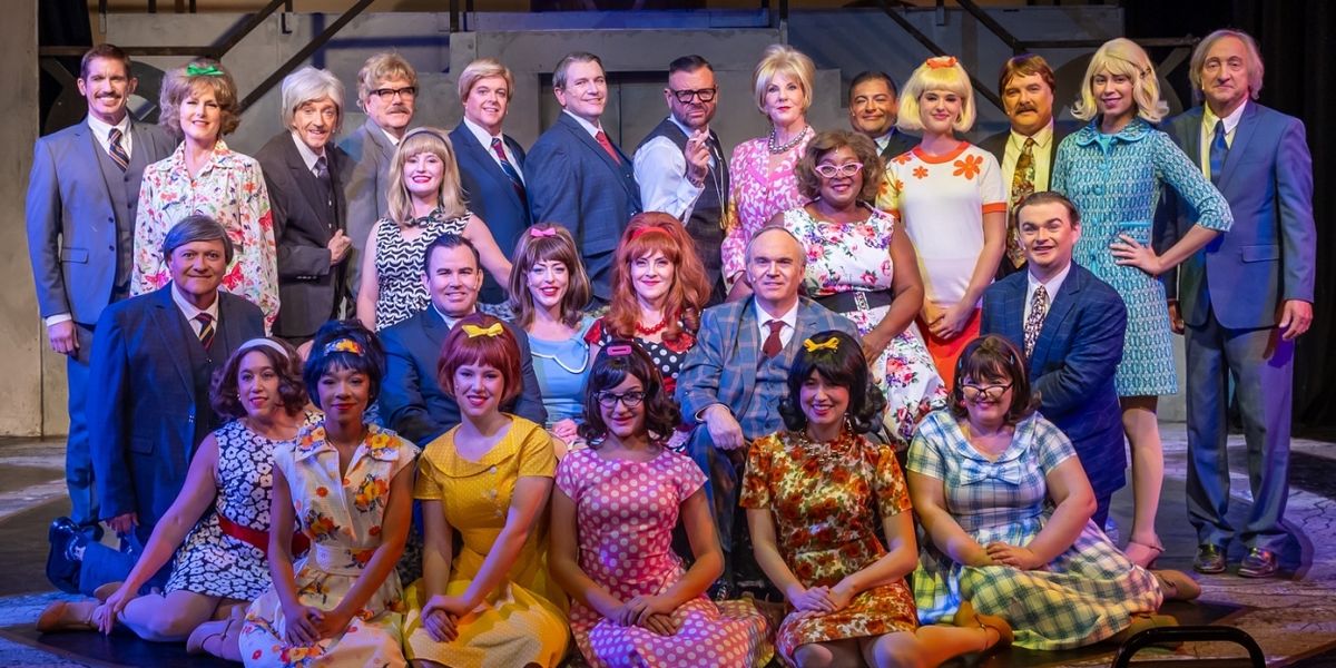 Review: HOW TO SUCCEED IN BUSINESS WITHOUT REALLY TRYING at Palm Canyon Theatre