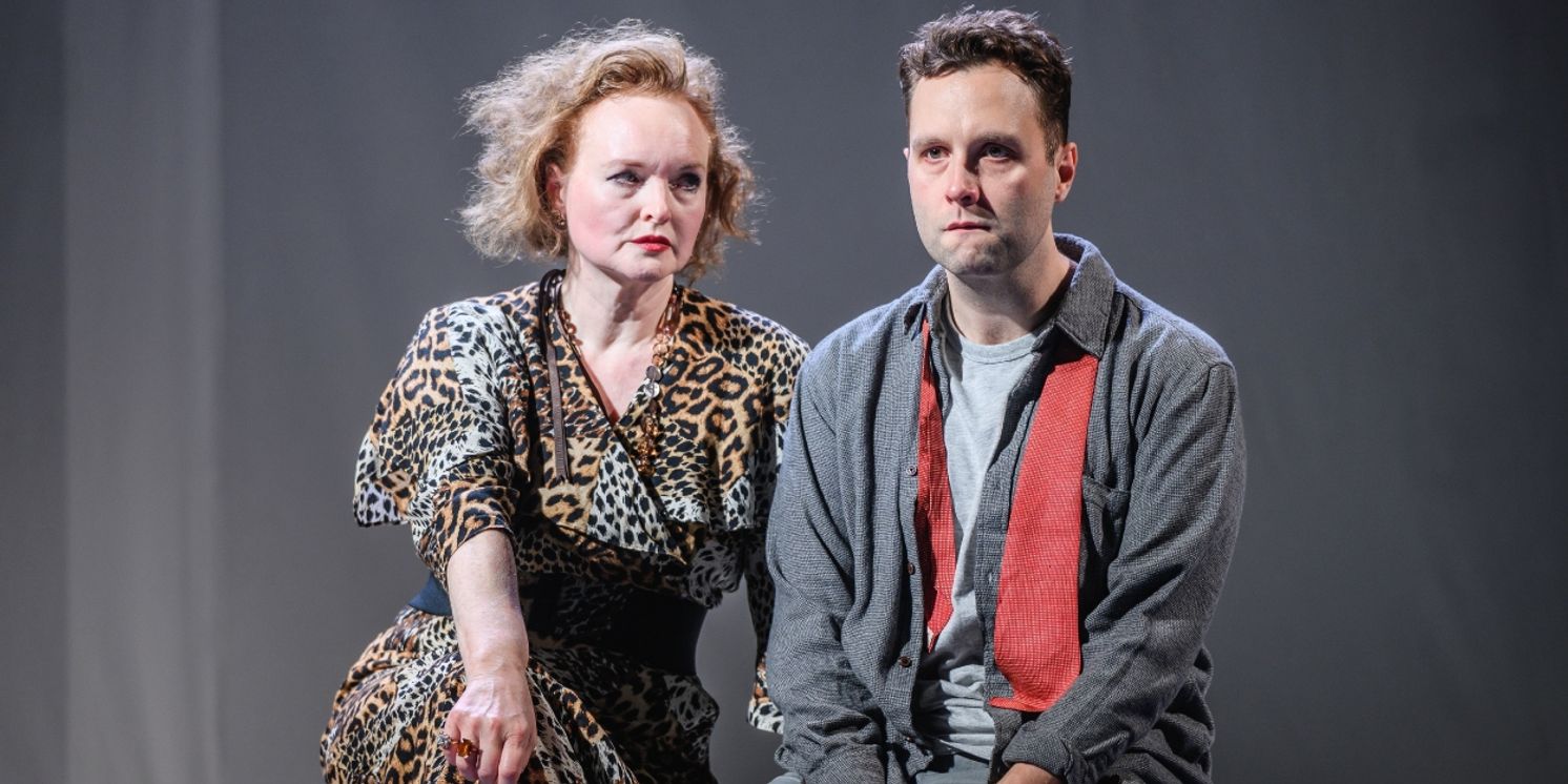 Review: HOW TO SURVIVE YOUR MOTHER, King's Head Theatre  Image