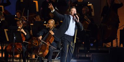 Review: Hugh Jackman Dazzles in Debut with Boston Pops at Tanglewood Photo
