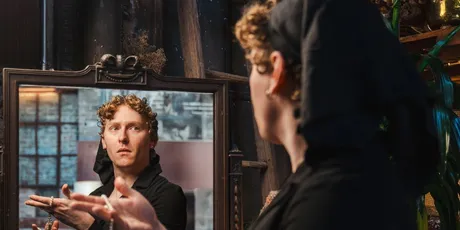 Review: I AM MY OWN WIFE at Milwaukee Chamber Theatre Photo