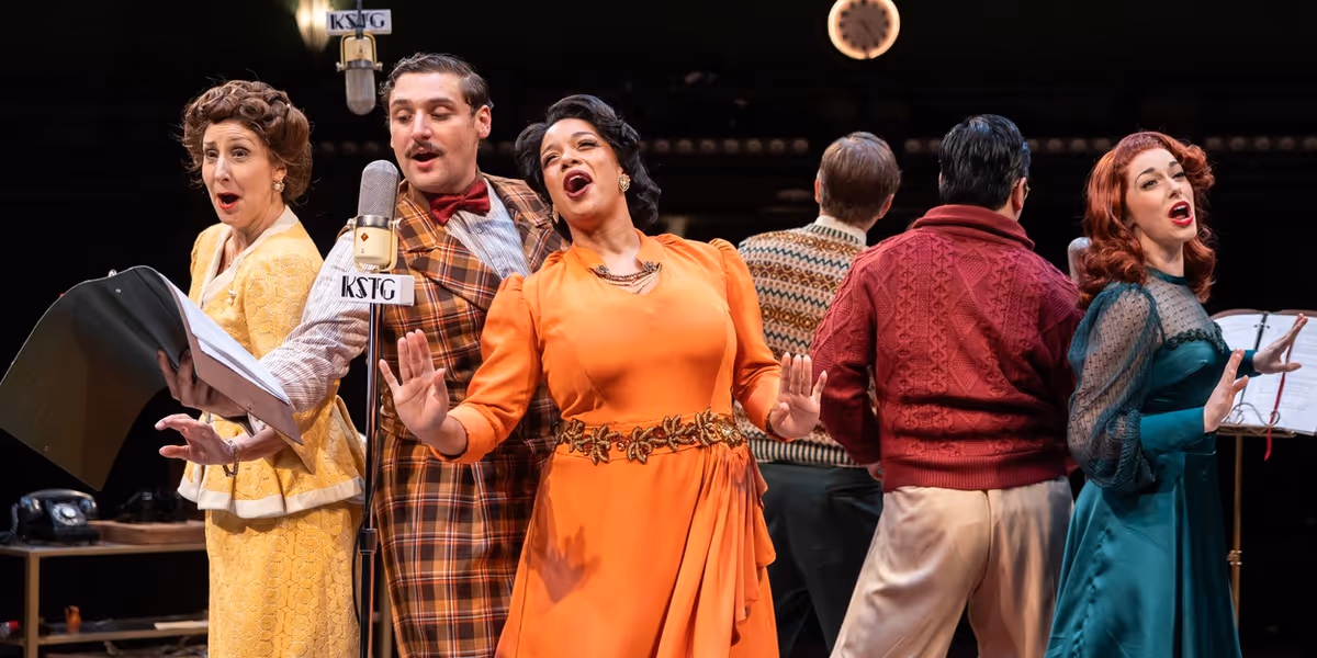 Review: IT'S A WONDERFUL LIFE: A LIVE RADIO PLAY at Stages Houston