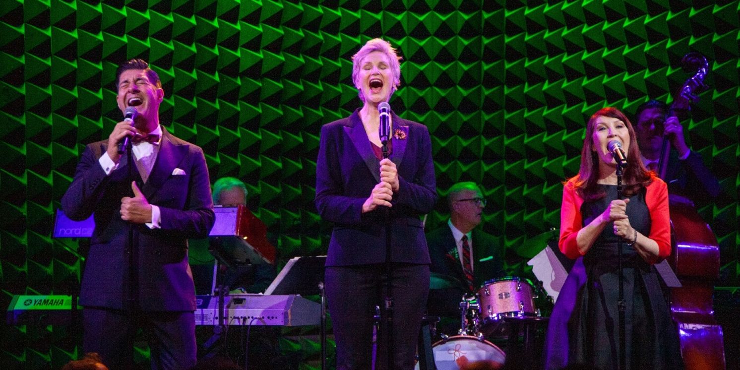 Review: JANE LYNCH & KATE FLANNERY Bring the Glee to Their Office Christmas Party In A SWINGIN' LITTLE CHRISTMAS at Joe's Pub  Image