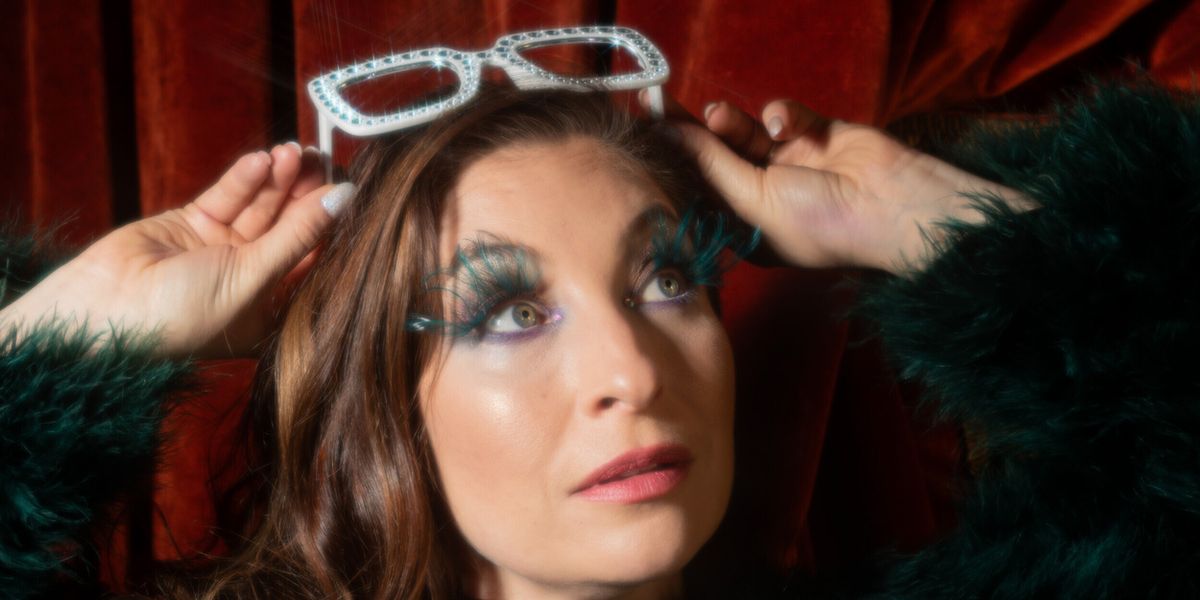 EDINBURGH 2026: Review: JESS ROBINSON: ELTON REIMAGINED: Piccolo Tent, Assembly George Square Gardens