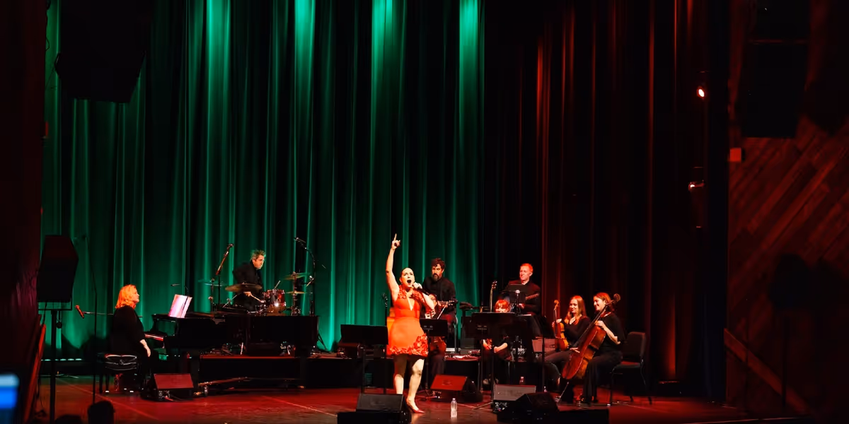 Review: Jessica Vosk Brings Music and Mirth to Berklee Performance Center With SLEIGH
