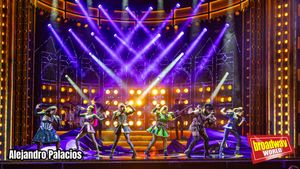 PHOTOS: SIX EL MUSICAL: las seis reinas toman la Gran Vía