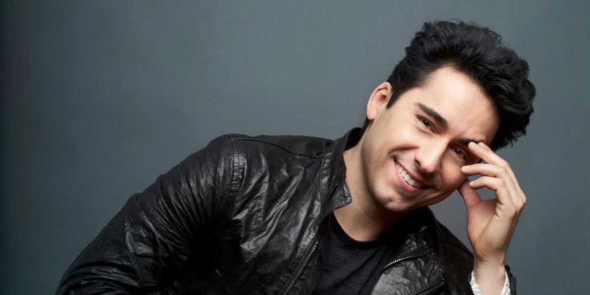 Review: JOHN LLOYD YOUNG Wows with His Lush Tenor and Soaring Falsetto