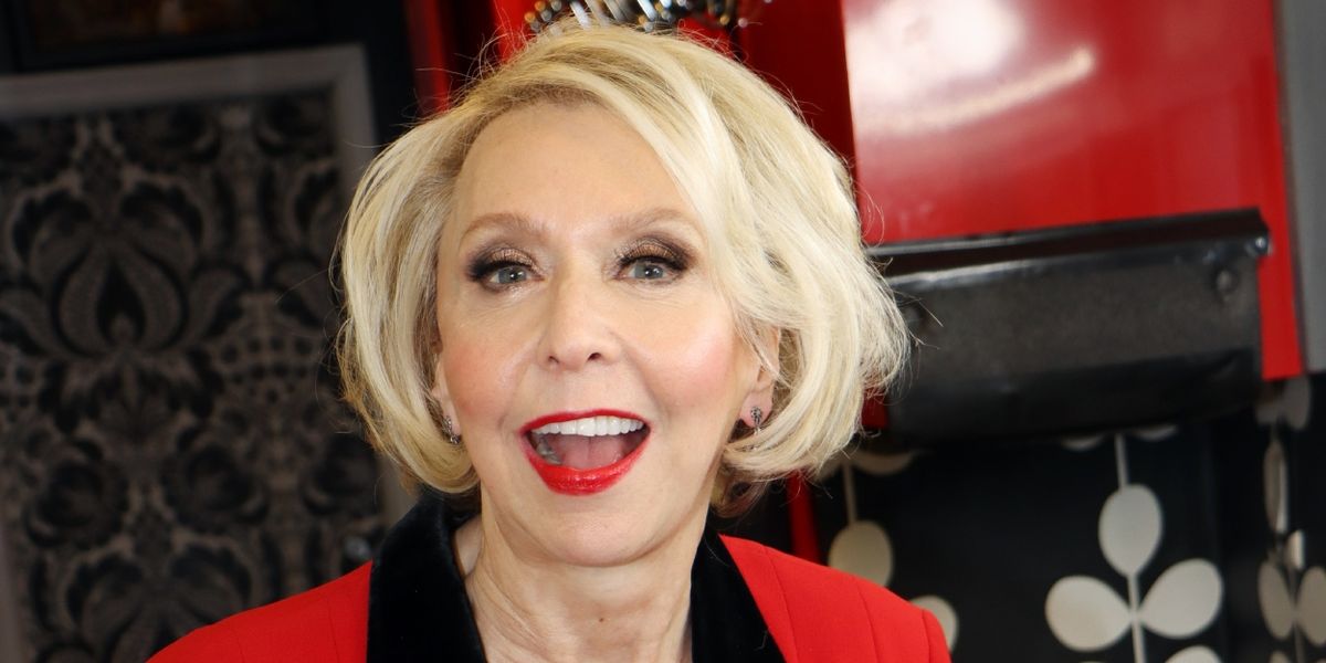 Review: Five Stars for JULIE HALSTON TAKES THE Q TRAIN at Birdland