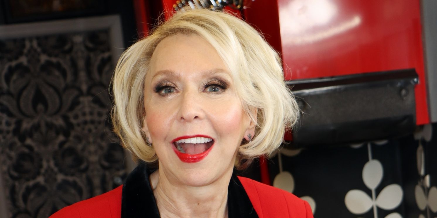 Review: Five Stars for JULIE HALSTON TAKES THE Q TRAIN at Birdland  Image