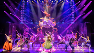 Review: Broadway Across Canada’s & JULIET is a non-stop joyride packed with pop culture nostalgia