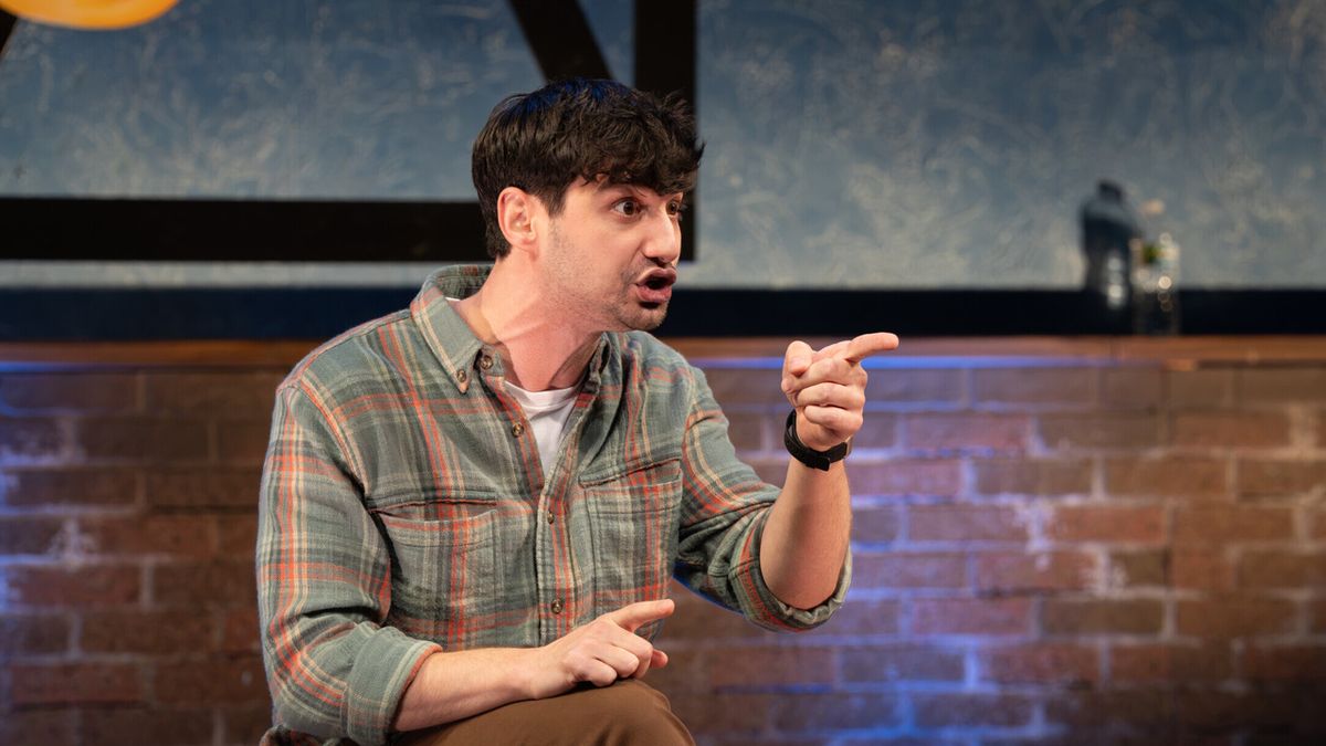 Review: Alex Edelman’s JUST FOR US Takes on Antisemitism with Sensitivity and Humor