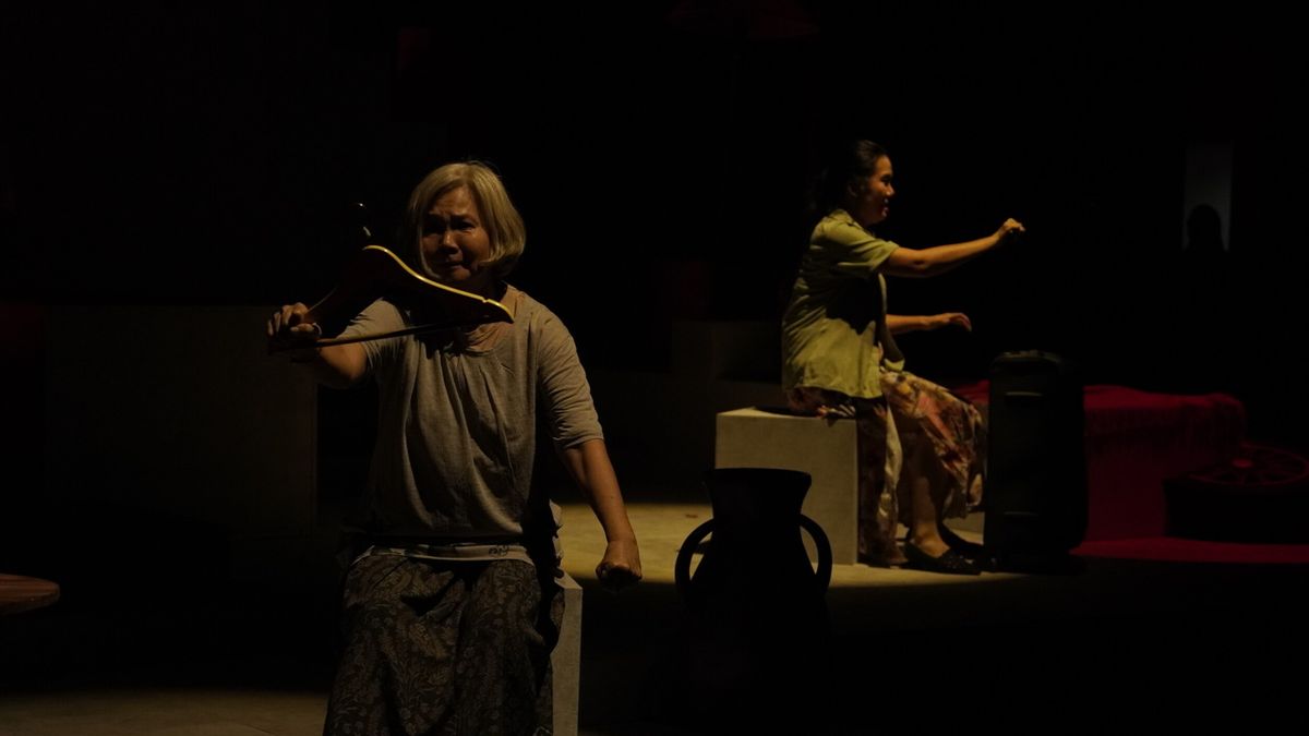 Review:  How KETIKA NALAR BERTANYA Bridges Generational Trauma