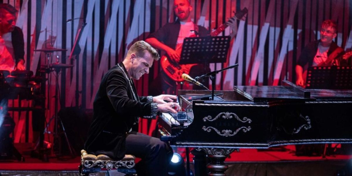 Review: Jonathan Roxmouth Nails Perfect Pitch in KEY CHANGE