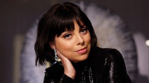 Review: Krysta Rodriguez Makes OC Cabaret Debut at Segerstrom Center
