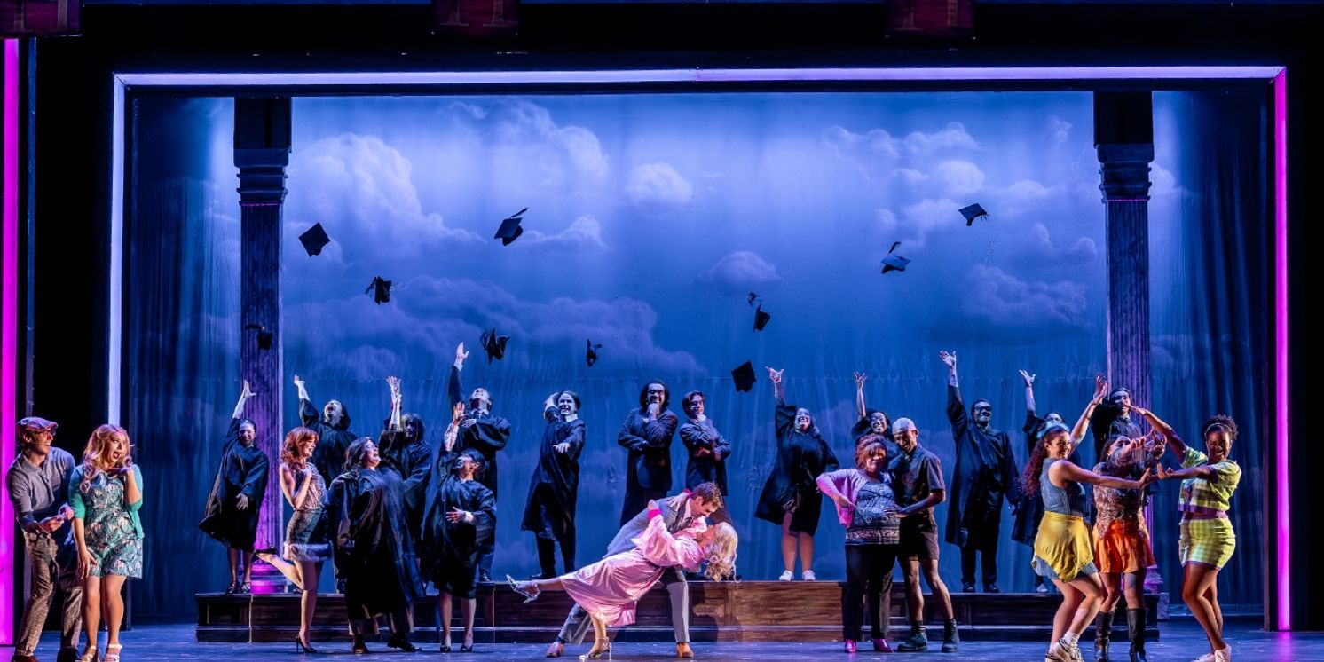 Review: LEGALLY BLONDE: THE MUSICAL at Music Theater Works At The North Shore Center For The Performing Arts  Image