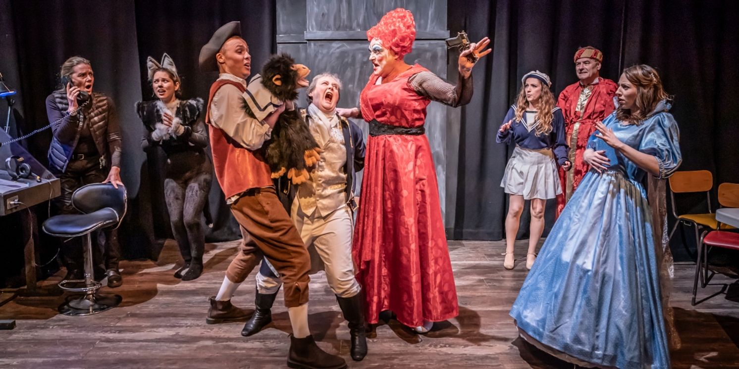 Review: LOOK BEHIND YOU, Theatre at the Tabard  Image