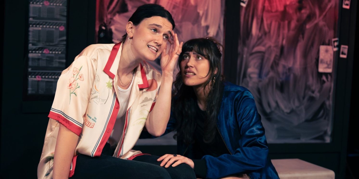 Review: LOST GIRLS/AT BUS STOPS, Oran Mor  Image