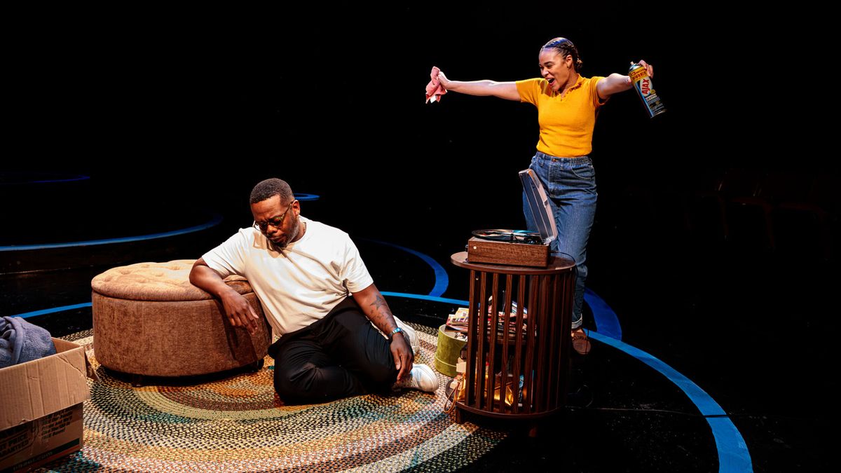 Review: Gloucester Stage's MOON MAN WALK Shows Gravitational Pull of Grief