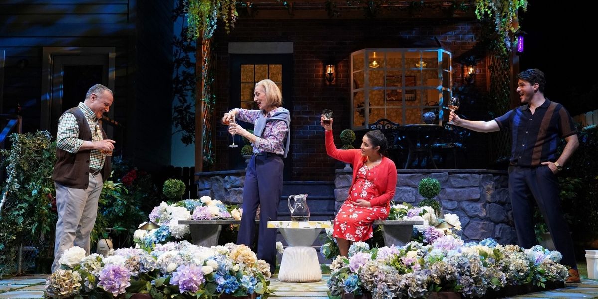 Review: NATIVE GARDENS at Westport Country Playhouse