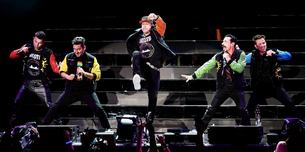 Review: NEW KIDS ON THE BLOCK at Walmart AMP