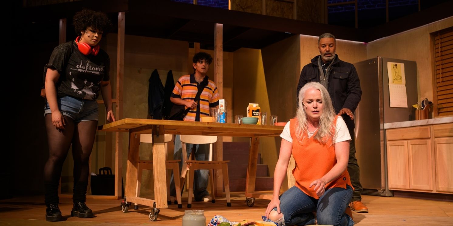 Review: NEXT TO NORMAL at Victoria Theatre  Image