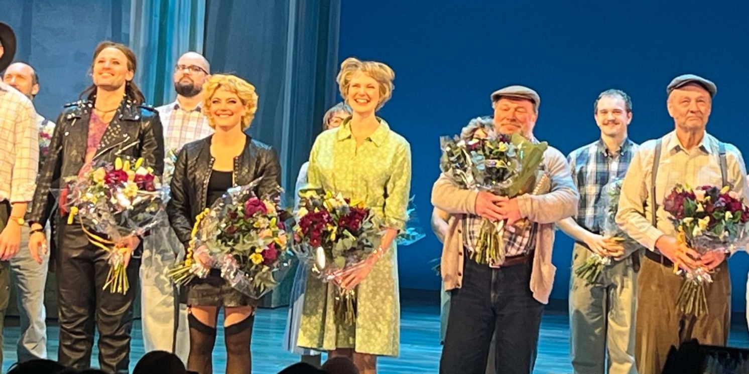 Review: ÄNGLAGÅRD / HOUSE OF ANGELS at Oscarsteatern  Image