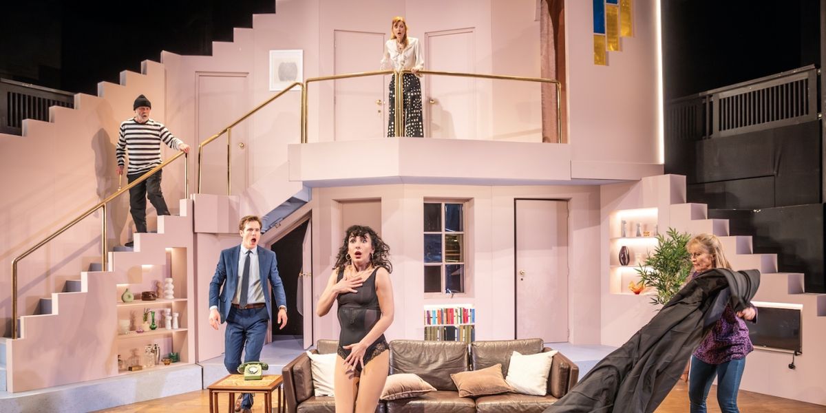 Review: NOISES OFF, New Wolsey Theatre