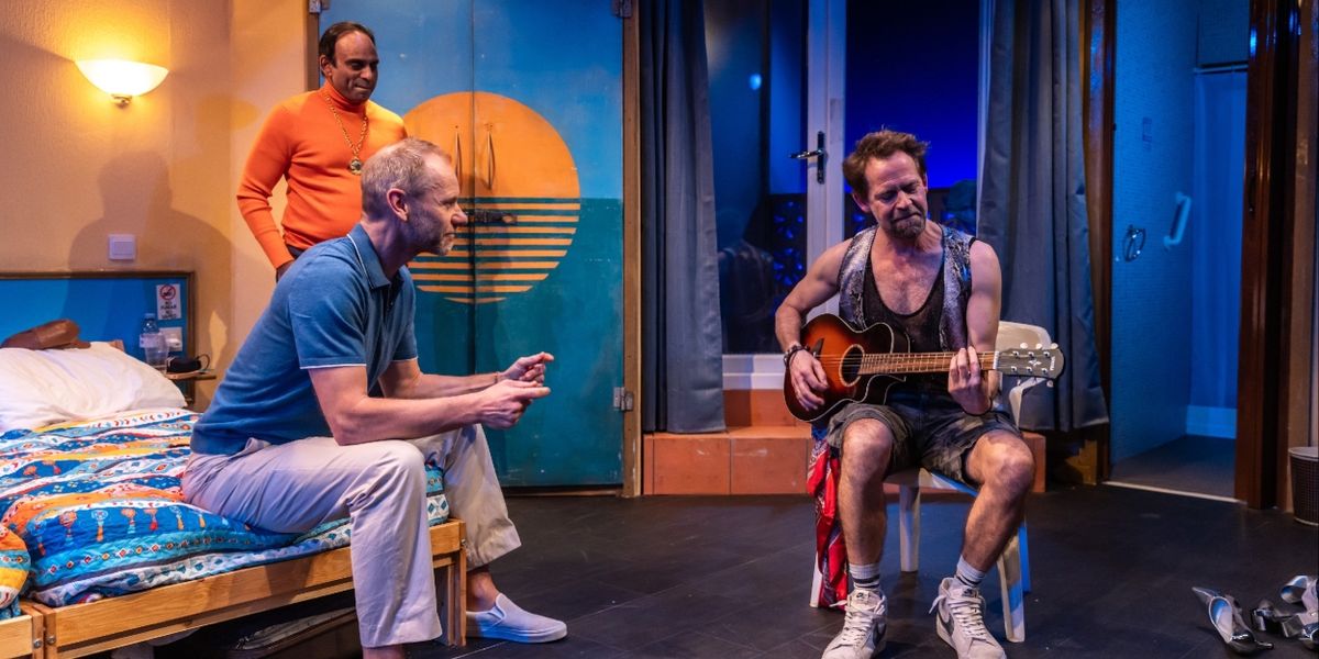 Review: OUT OF SEASON, Hampstead Theatre