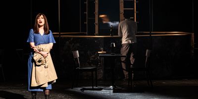 Review: PĚT LET tam ale i ZPĚT v Divadle Hybernia se točí kolem vztahu mladé dvojice Photo