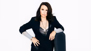 Review: Singer-Songwriter Patty Smyth Rocks Out at Café Carlyle
