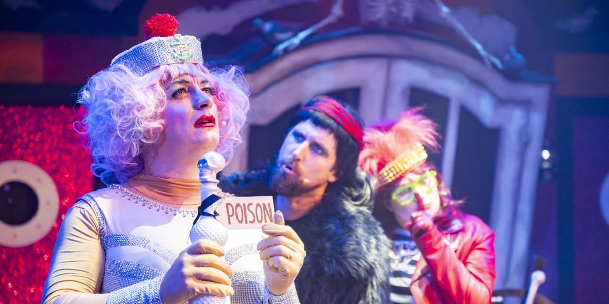 Review: PETER PANTO AND THE INCREDIBLE STINKERBELL, Tron Theatre