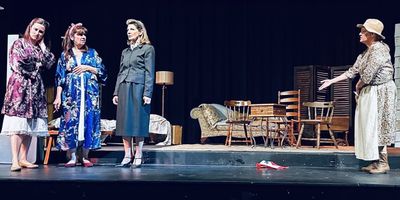 Review: QUIET! THREE LADIES LAUGHING at Crystal Theatre Photo
