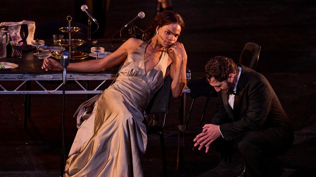 Review: RADIO BETTE at Gaiety Theatre