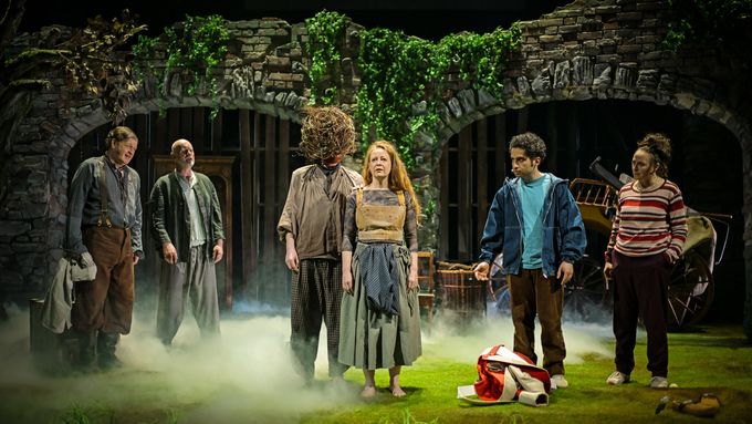 DUBLIN THEATRE FESITVAL 2026: Review: REFUGE, Pavilion Theatre Photos