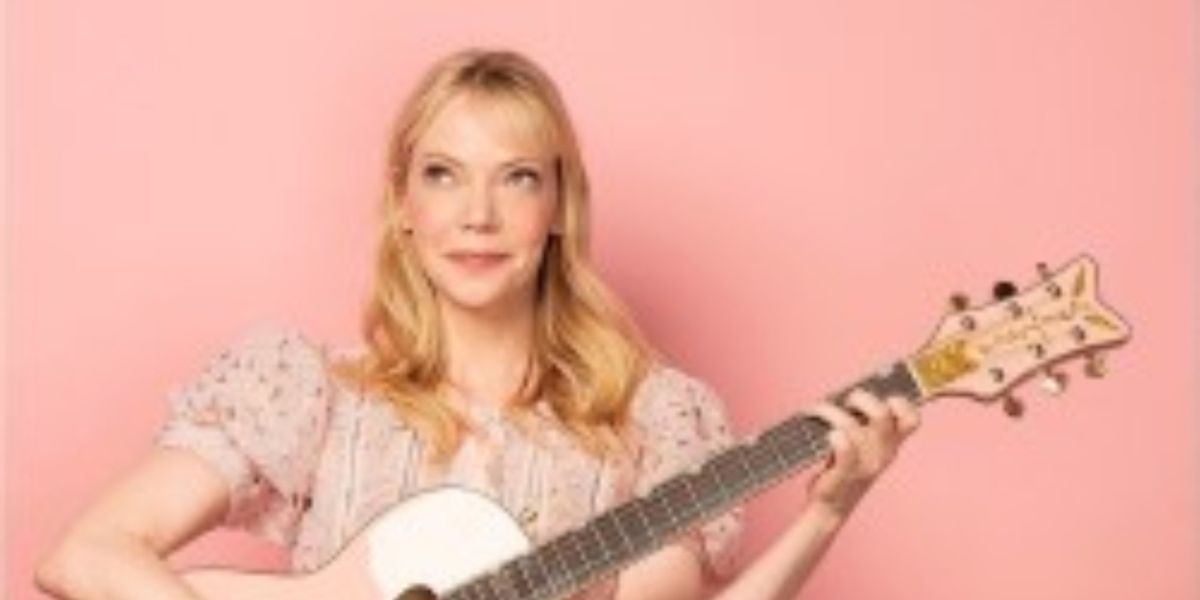 Review: EDINBURGH 2024: RIKI LINDHOME: DEAD INSIDE, Pleasance Courtyard